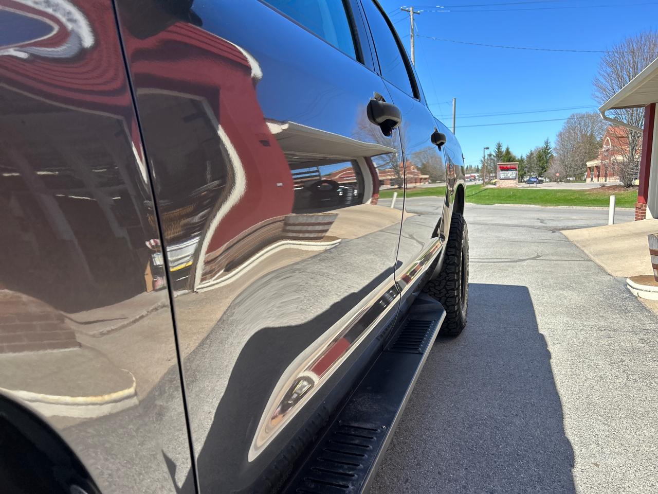 Toyota Tundra 4WD Truck CrewMax 5.7L FFV V8 6-Spd AT SR5 (Natl) 2016