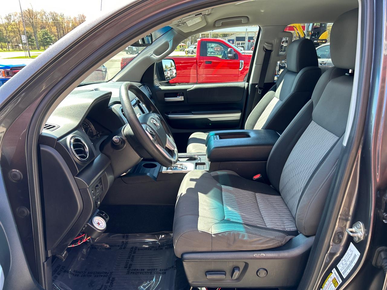 Toyota Tundra 4WD Truck CrewMax 5.7L FFV V8 6-Spd AT SR5 (Natl) 2016