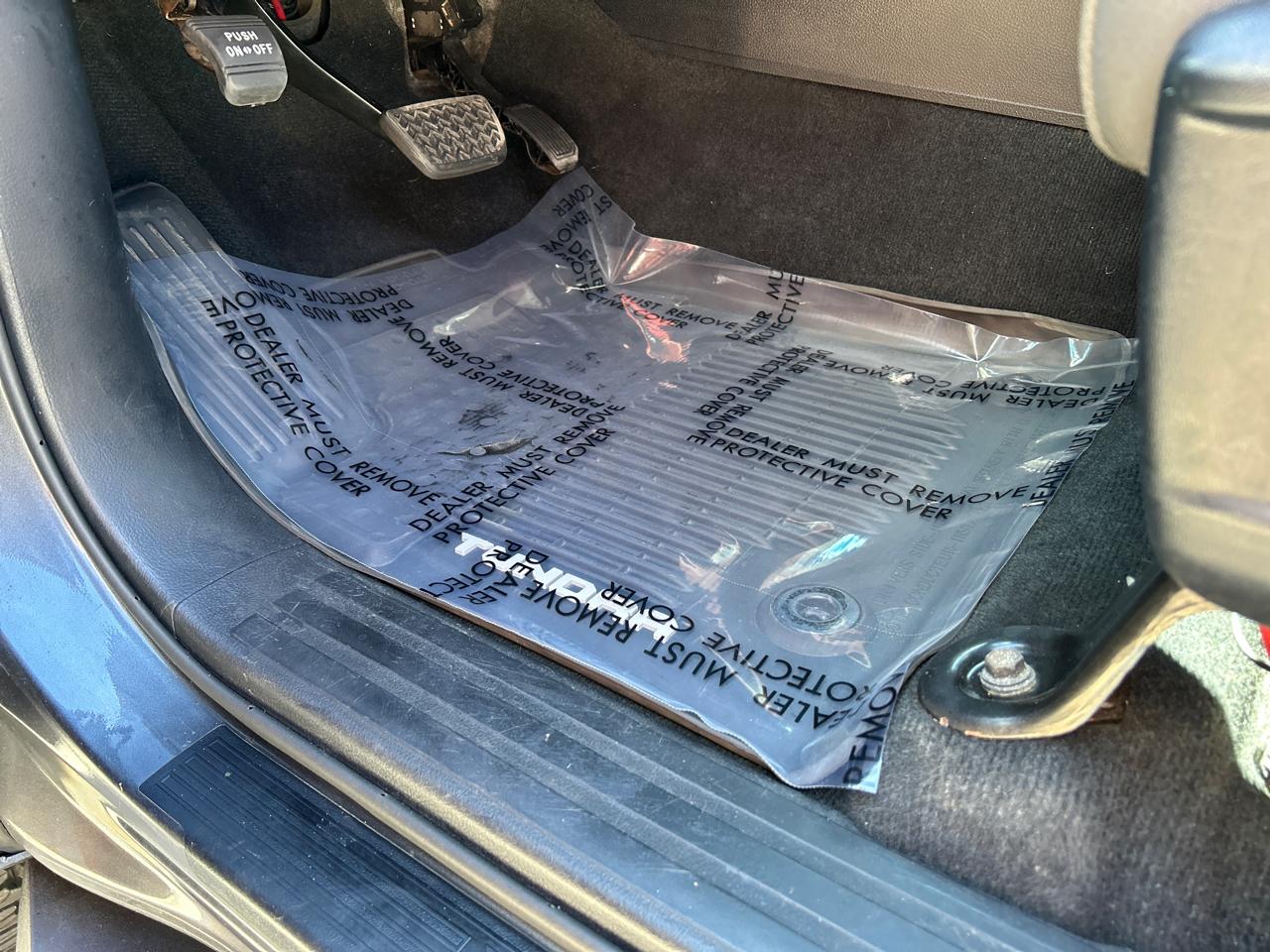 Toyota Tundra 4WD Truck CrewMax 5.7L FFV V8 6-Spd AT SR5 (Natl) 2016