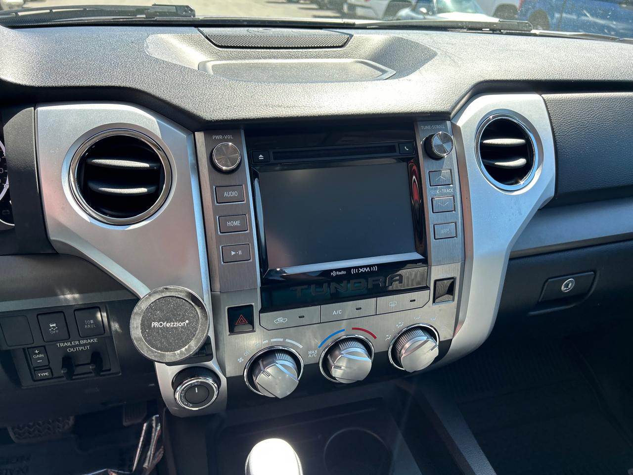 Toyota Tundra 4WD Truck CrewMax 5.7L FFV V8 6-Spd AT SR5 (Natl) 2016