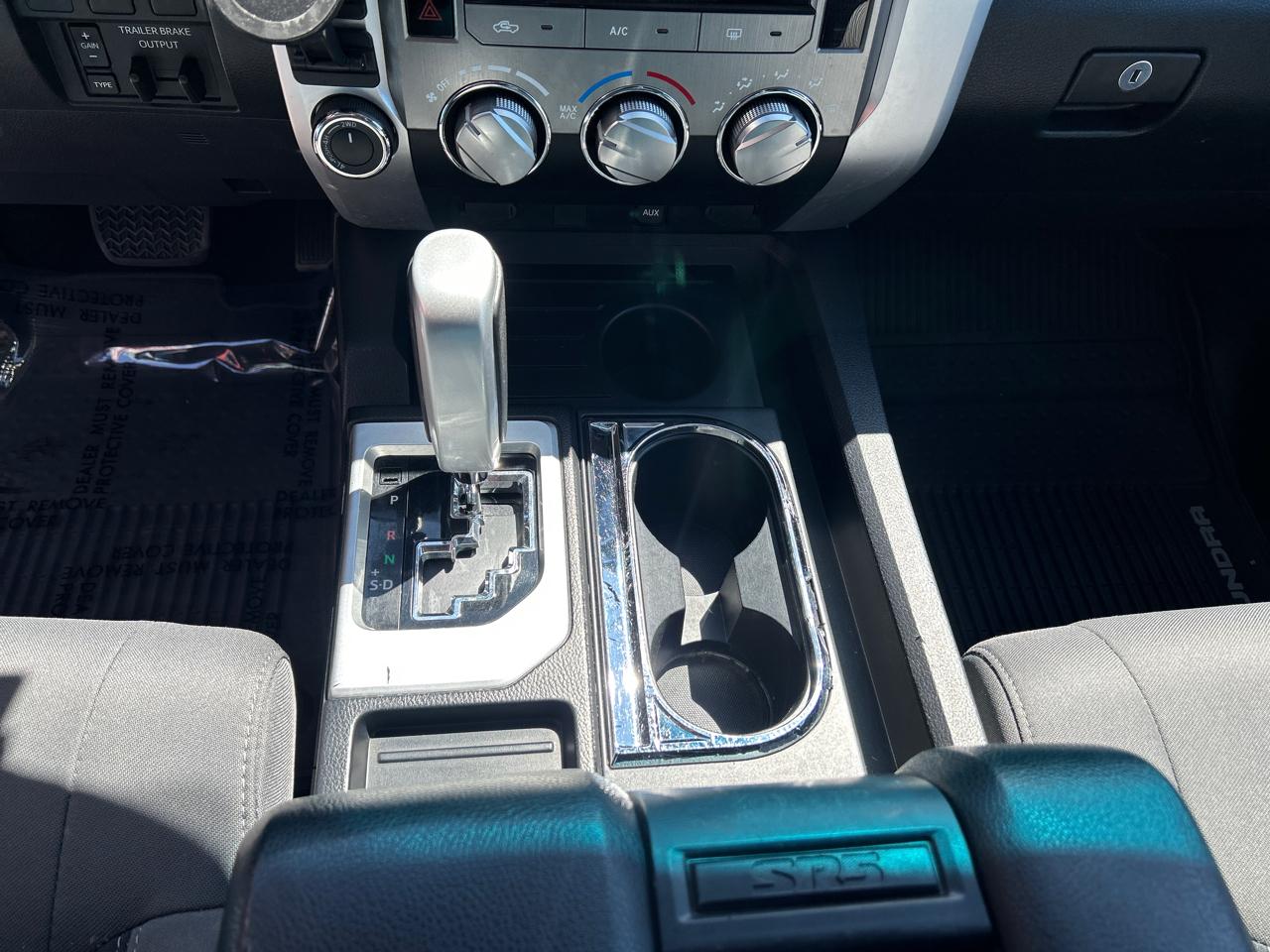 Toyota Tundra 4WD Truck CrewMax 5.7L FFV V8 6-Spd AT SR5 (Natl) 2016