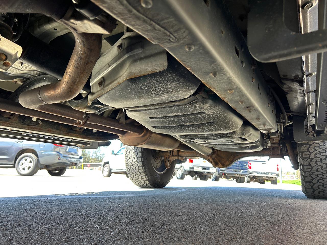 Toyota Tundra 4WD Truck CrewMax 5.7L FFV V8 6-Spd AT SR5 (Natl) 2016