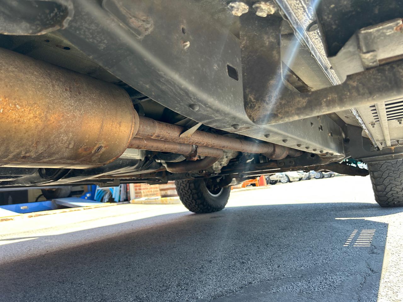 Toyota Tundra 4WD Truck CrewMax 5.7L FFV V8 6-Spd AT SR5 (Natl) 2016