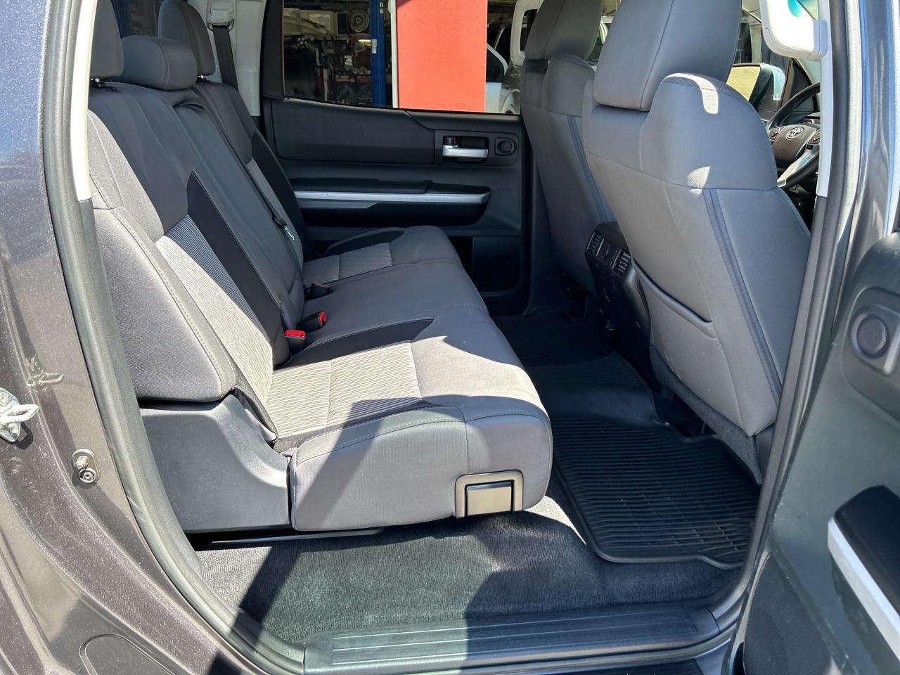 Toyota Tundra 4WD Truck CrewMax 5.7L FFV V8 6-Spd AT SR5 (Natl) 2016