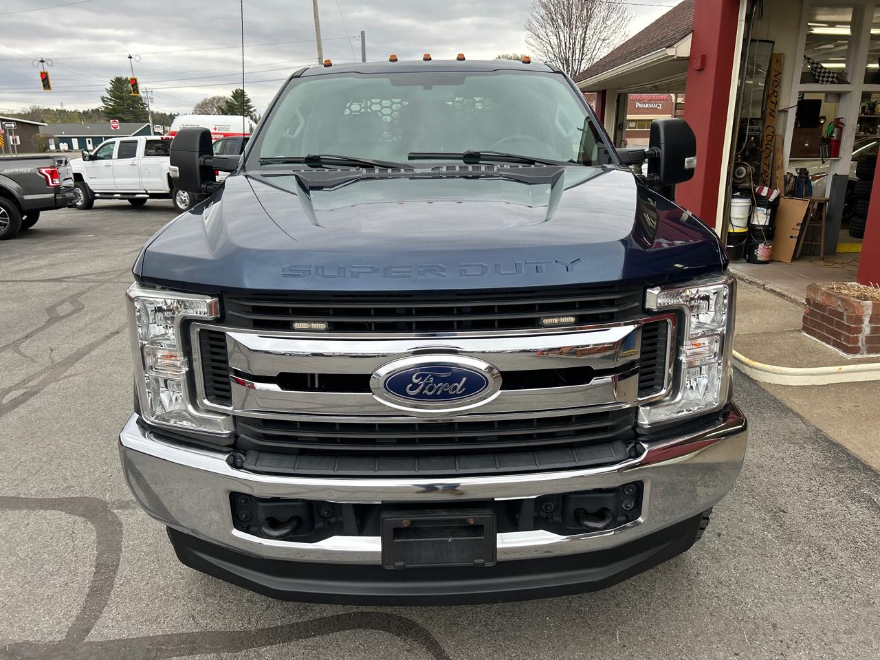 Ford Super Duty F-350 SRW Crew Cab 172" XLT 4WD 2019