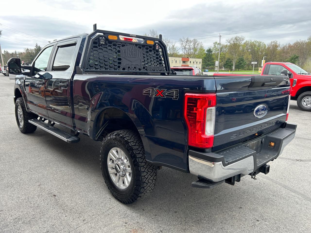 Ford Super Duty F-350 SRW Crew Cab 172" XLT 4WD 2019