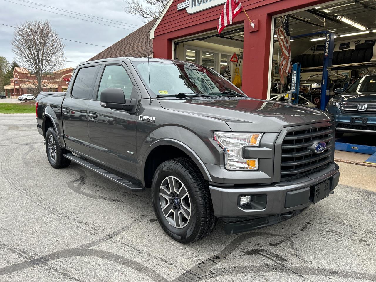 Ford F-150 4WD SuperCrew 139" XLT 2017