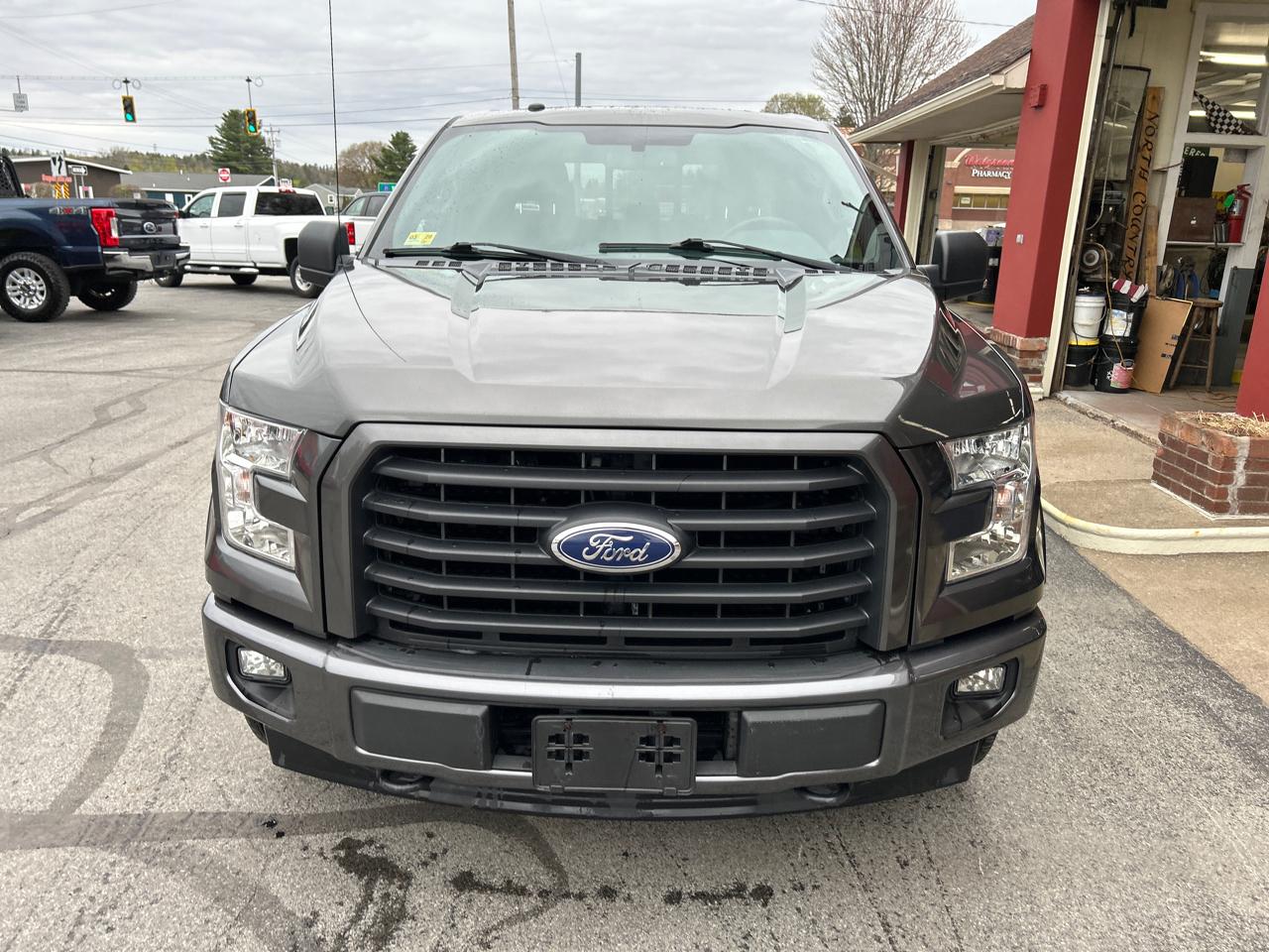 Ford F-150 4WD SuperCrew 139" XLT 2017