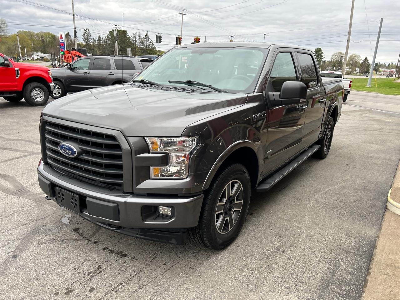 Ford F-150 4WD SuperCrew 139" XLT 2017