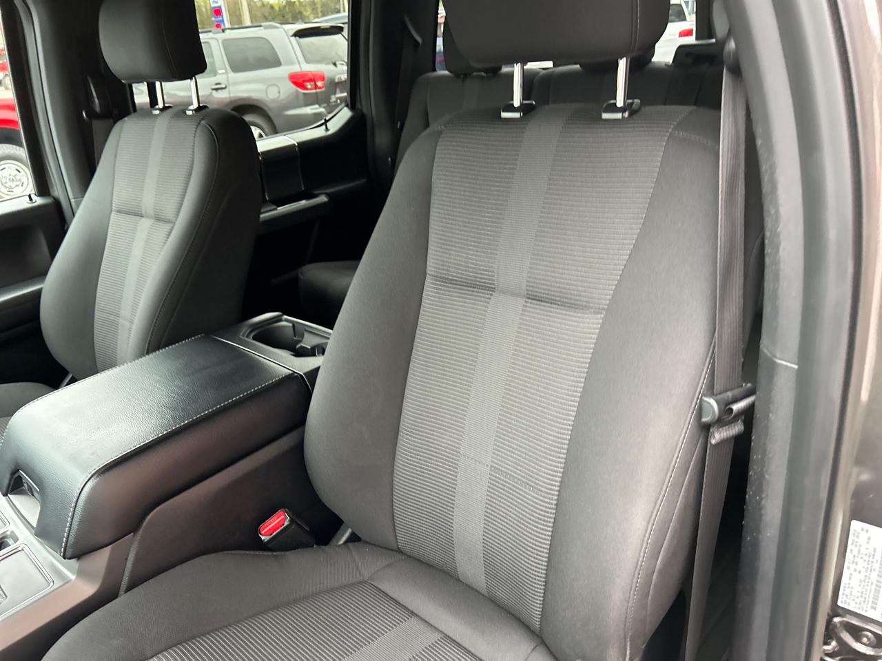 Ford F-150 4WD SuperCrew 139" XLT 2017