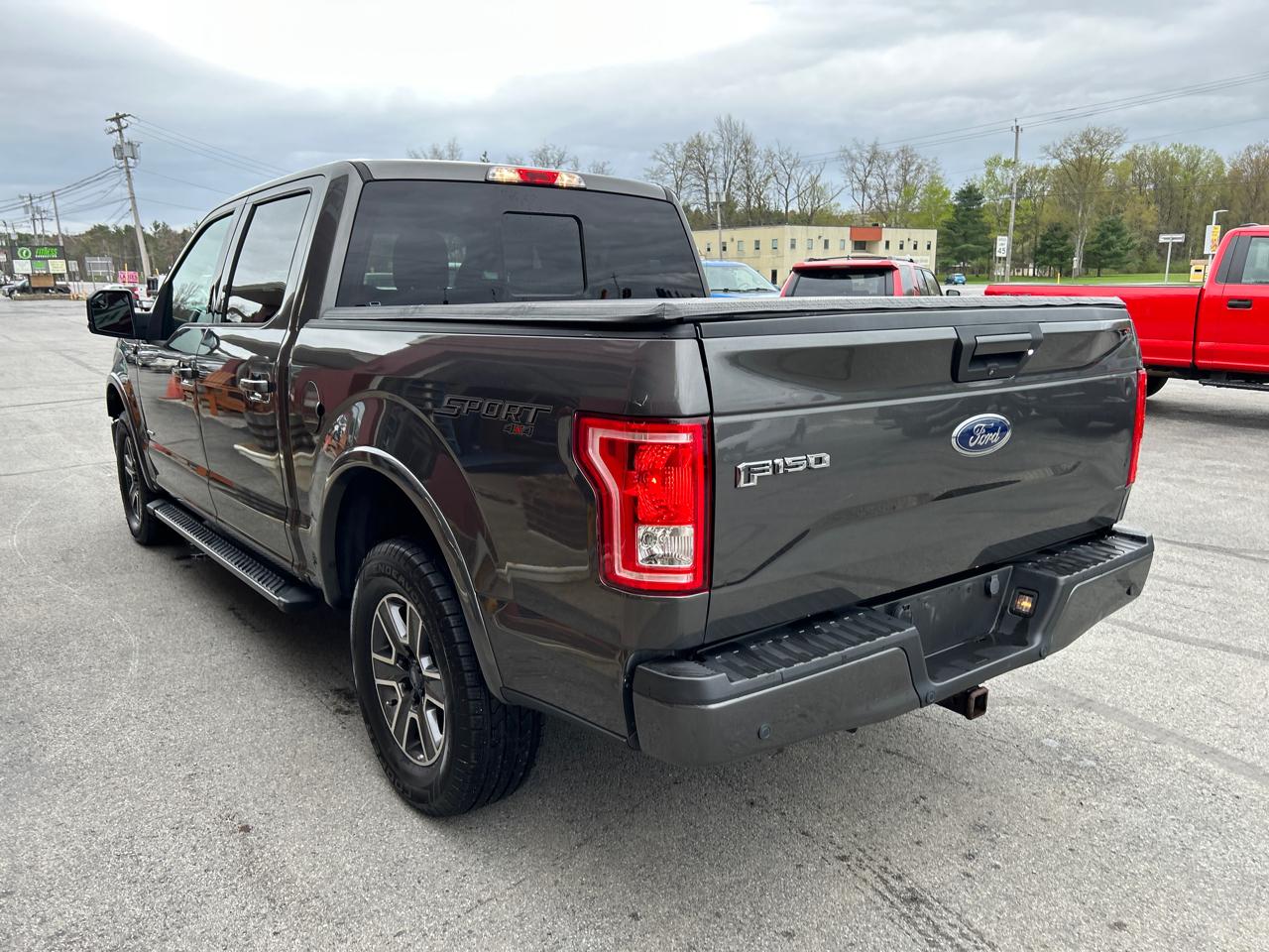 Ford F-150 4WD SuperCrew 139" XLT 2017