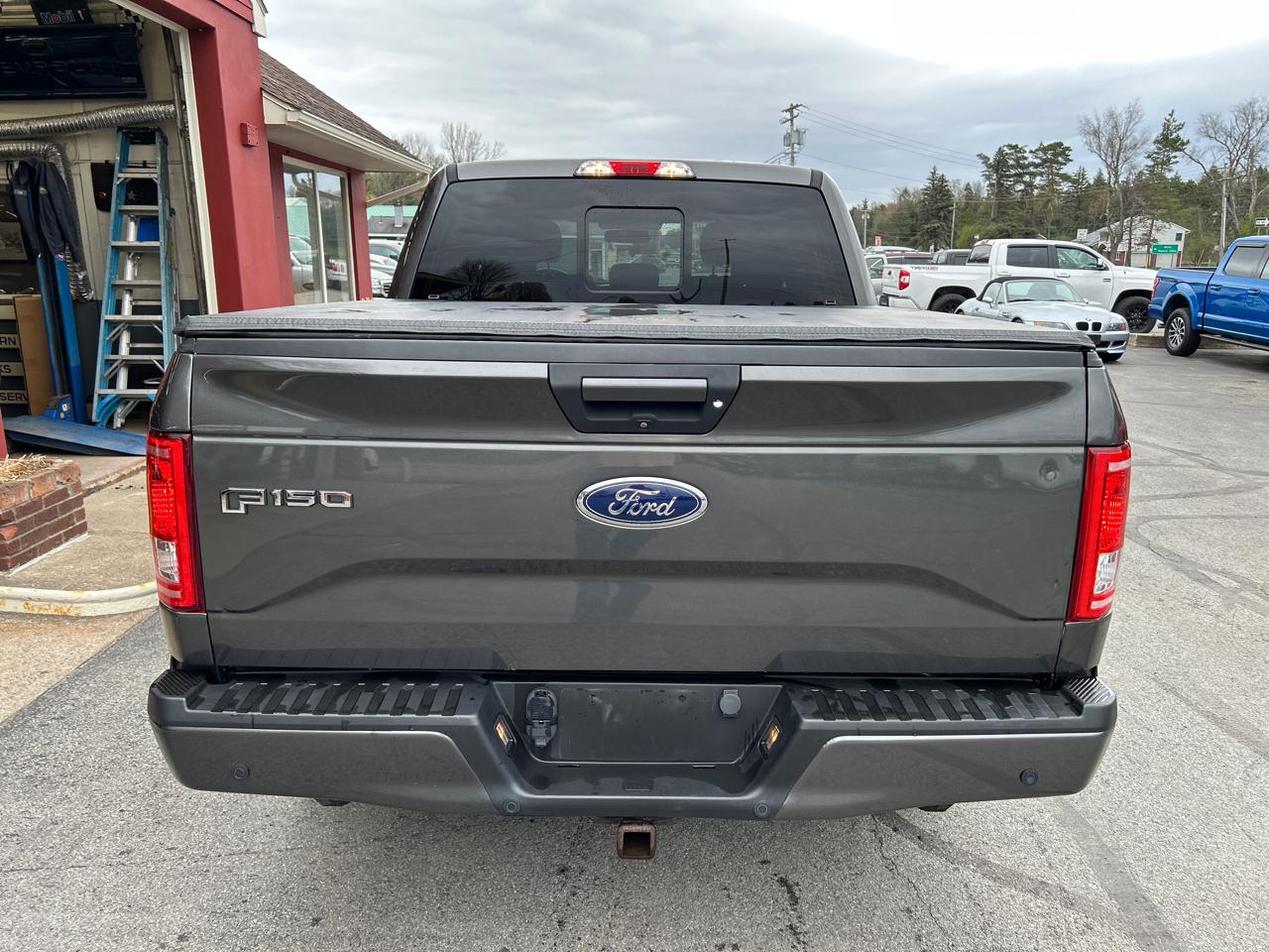 Ford F-150 4WD SuperCrew 139" XLT 2017