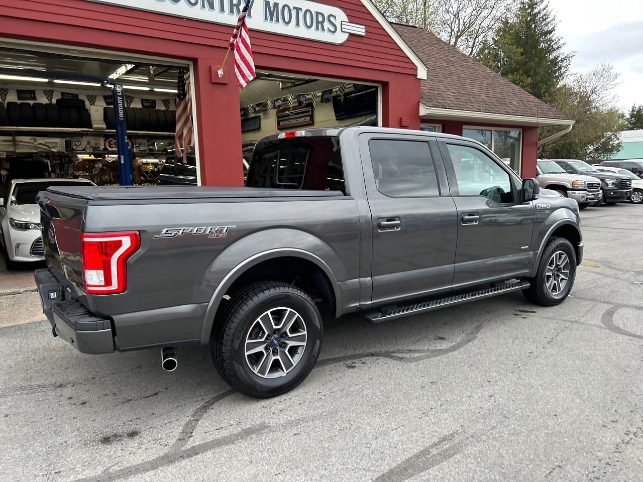 Ford F-150 4WD SuperCrew 139" XLT 2017