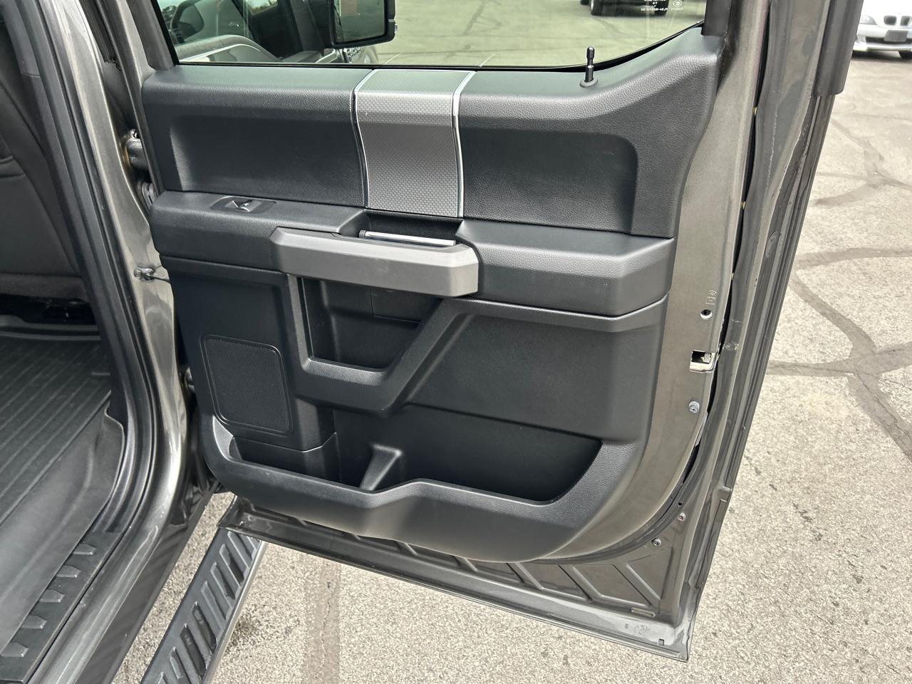 Ford F-150 4WD SuperCrew 139" XLT 2017