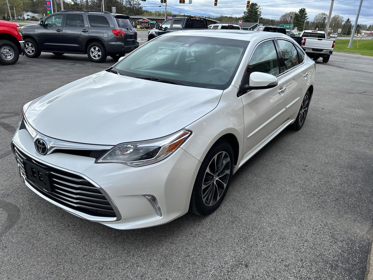 Toyota Avalon XLE Premium (Natl) 2017