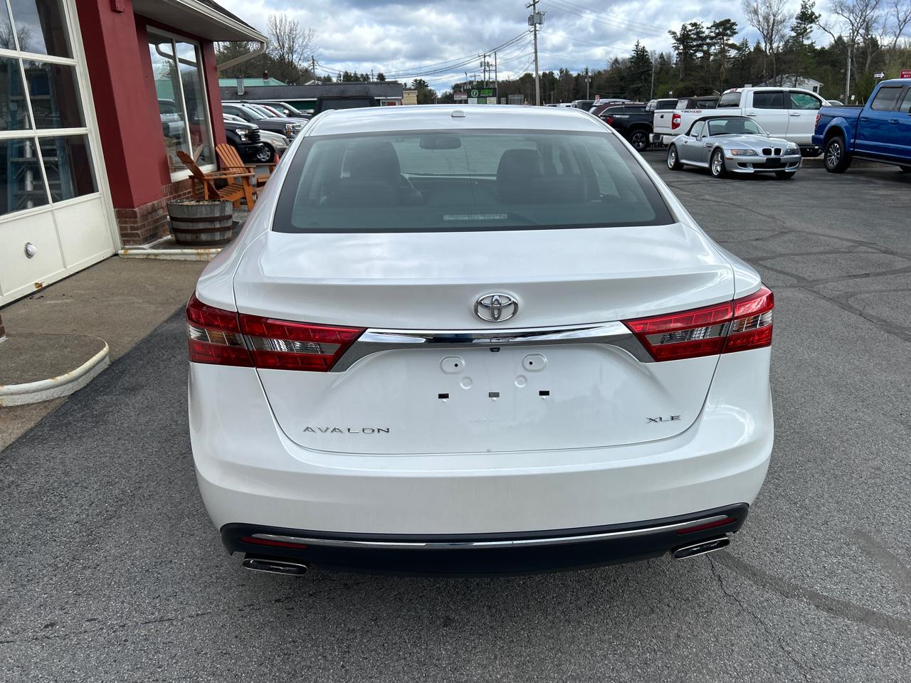 Toyota Avalon XLE Premium (Natl) 2017