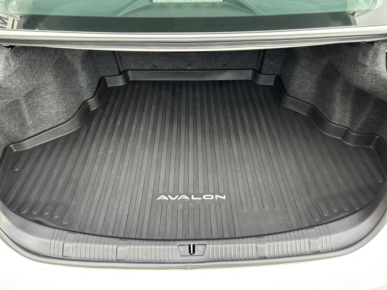 Toyota Avalon XLE Premium (Natl) 2017