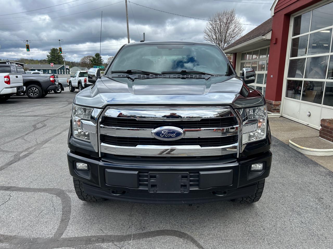 Ford F-150 4WD SuperCrew 150" XLT 2017