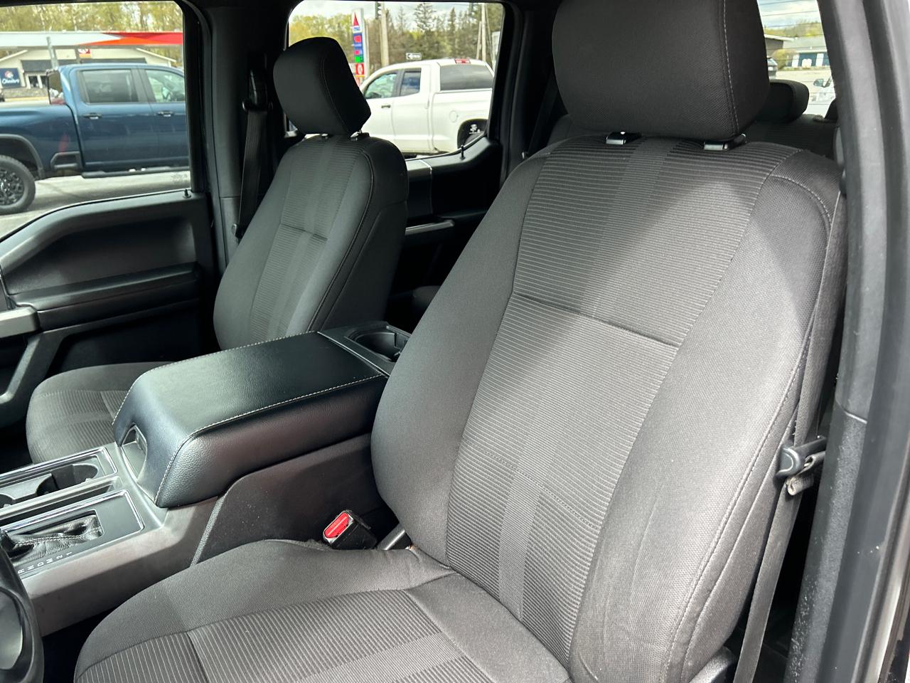 Ford F-150 4WD SuperCrew 150" XLT 2017