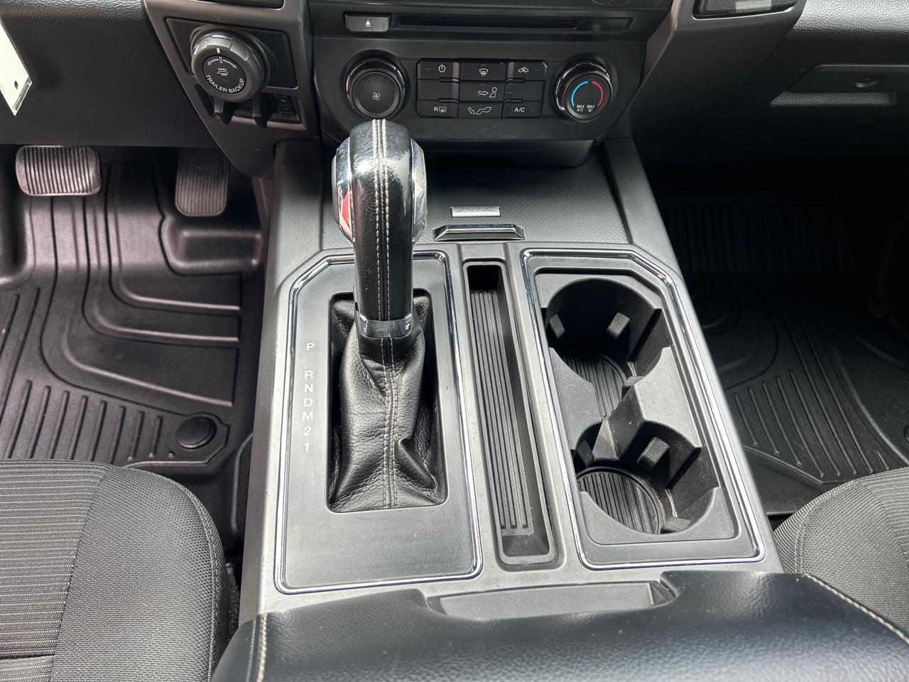 Ford F-150 4WD SuperCrew 150" XLT 2017