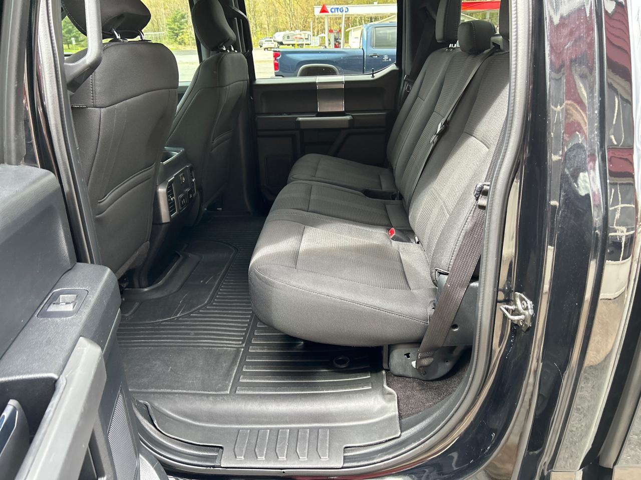 Ford F-150 4WD SuperCrew 150" XLT 2017