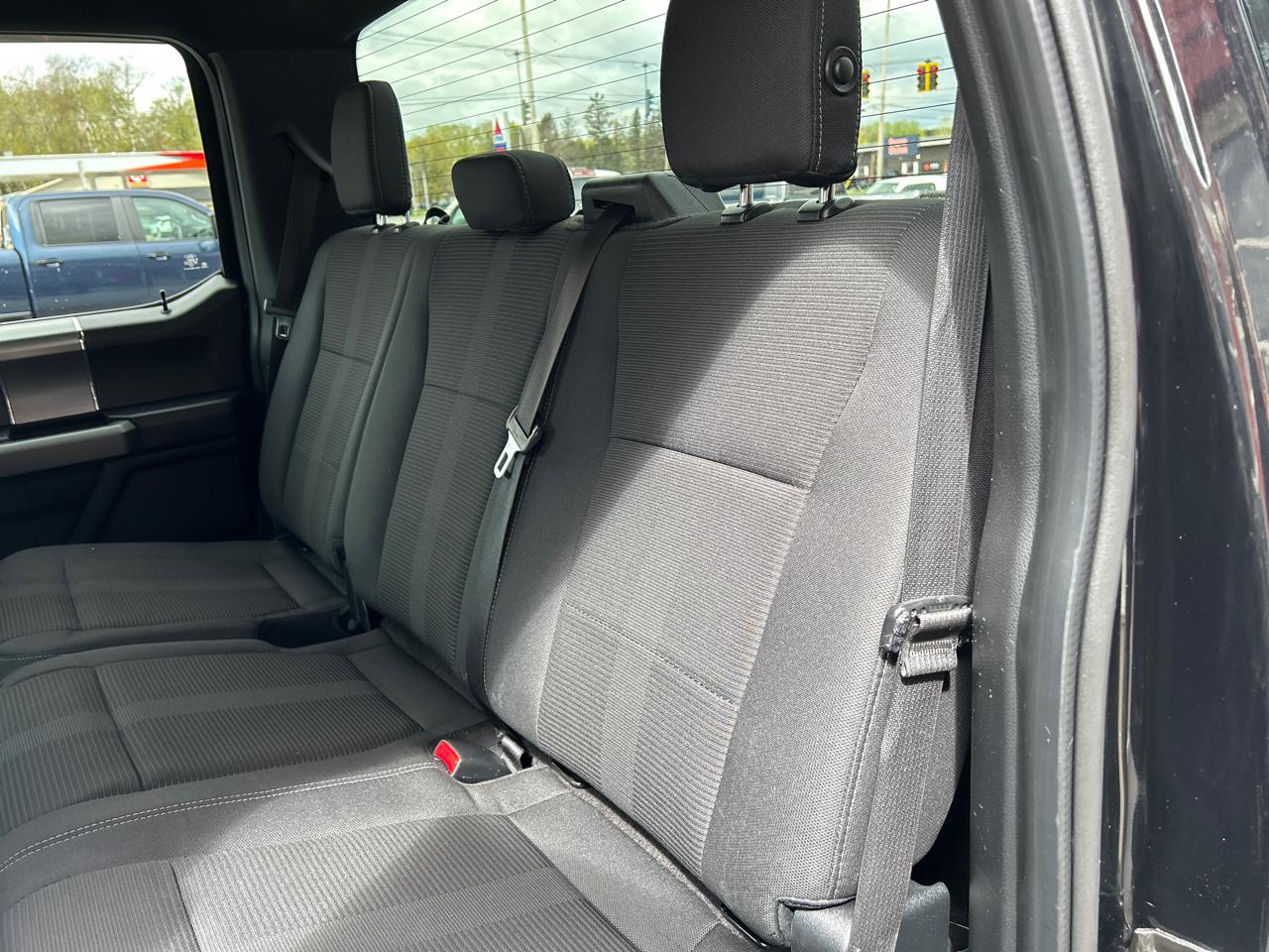 Ford F-150 4WD SuperCrew 150" XLT 2017