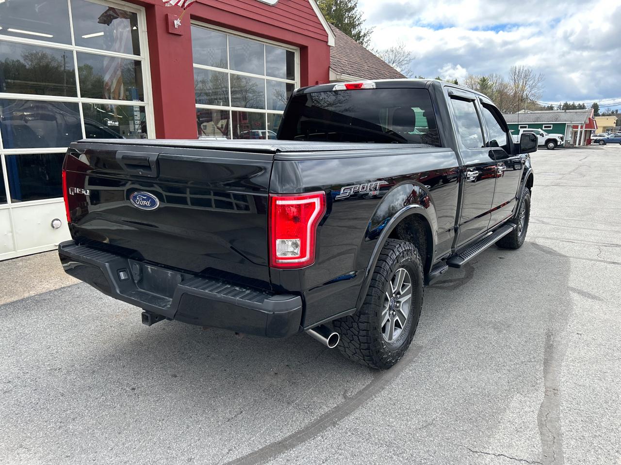 Ford F-150 4WD SuperCrew 150" XLT 2017