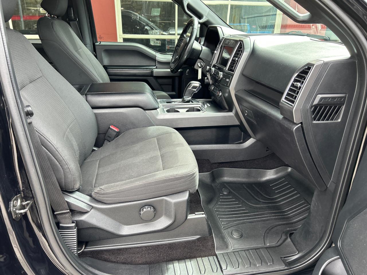 Ford F-150 4WD SuperCrew 150" XLT 2017