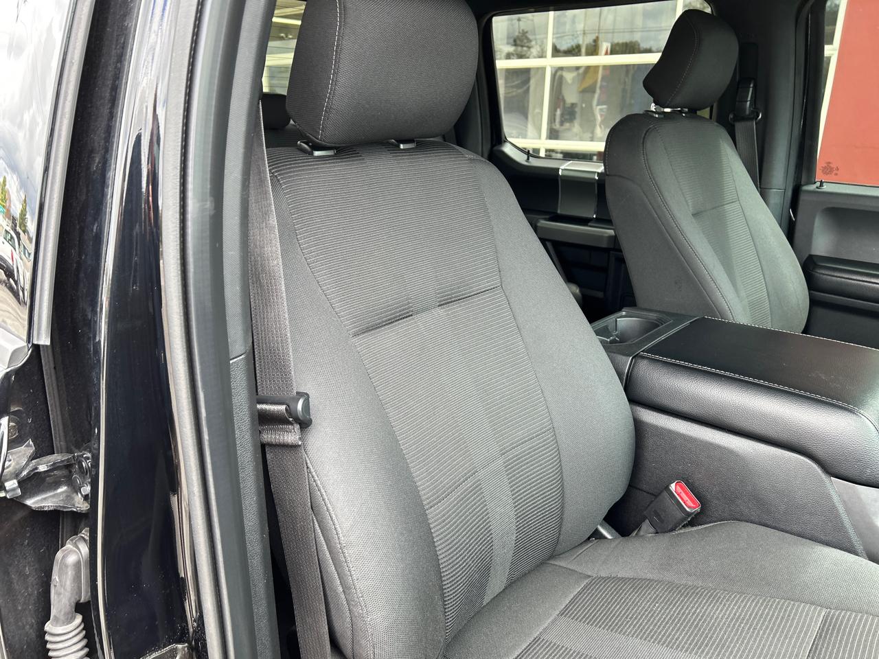 Ford F-150 4WD SuperCrew 150" XLT 2017