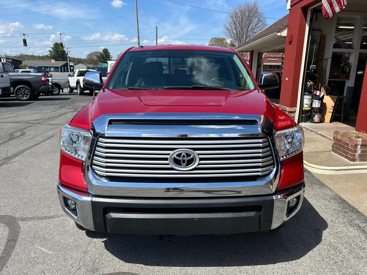 Toyota Tundra 4WD Truck Dbl 5.7L V8 6-Spd AT LTD (Natl) 2016