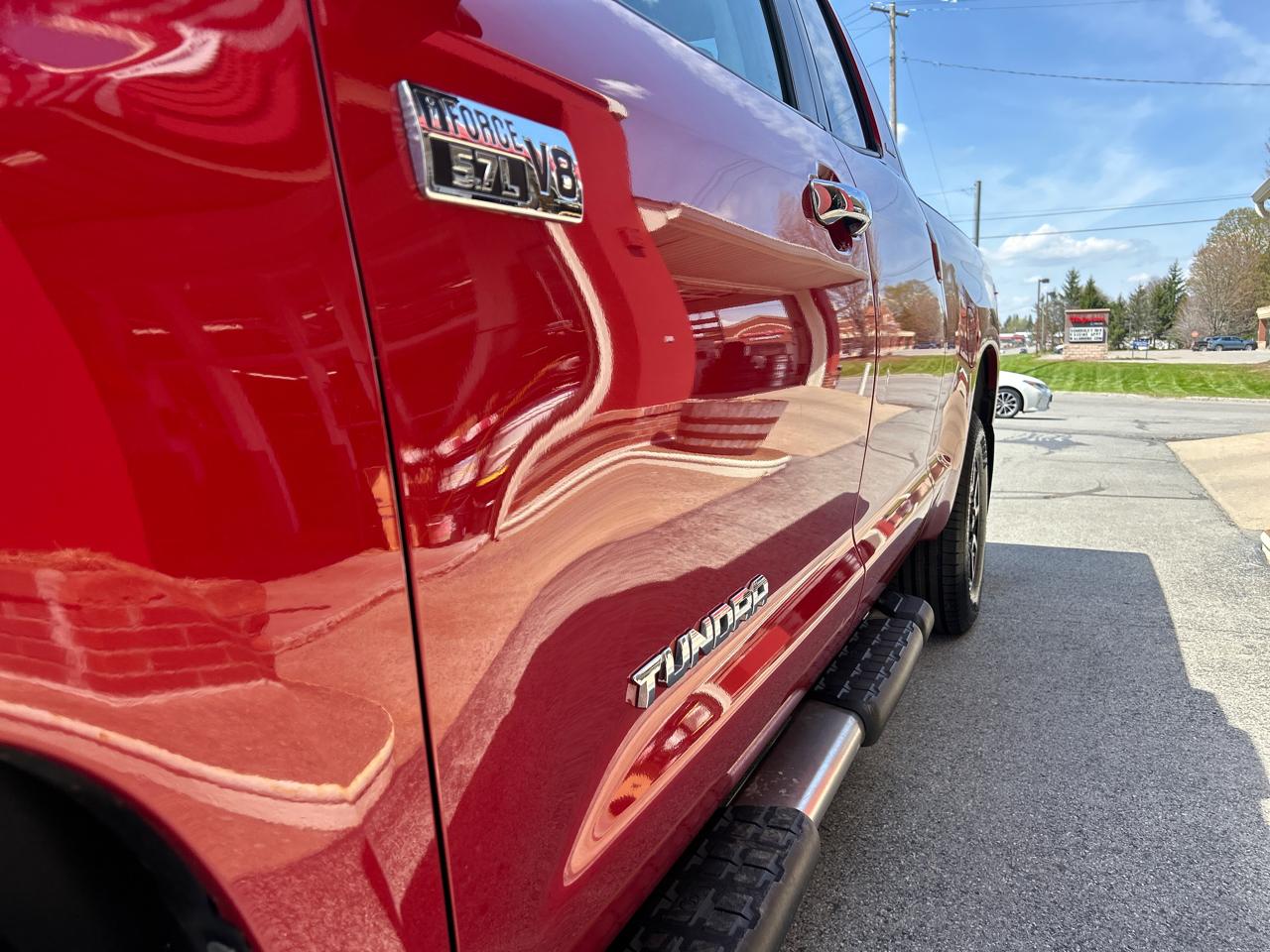 Toyota Tundra 4WD Truck Dbl 5.7L V8 6-Spd AT LTD (Natl) 2016
