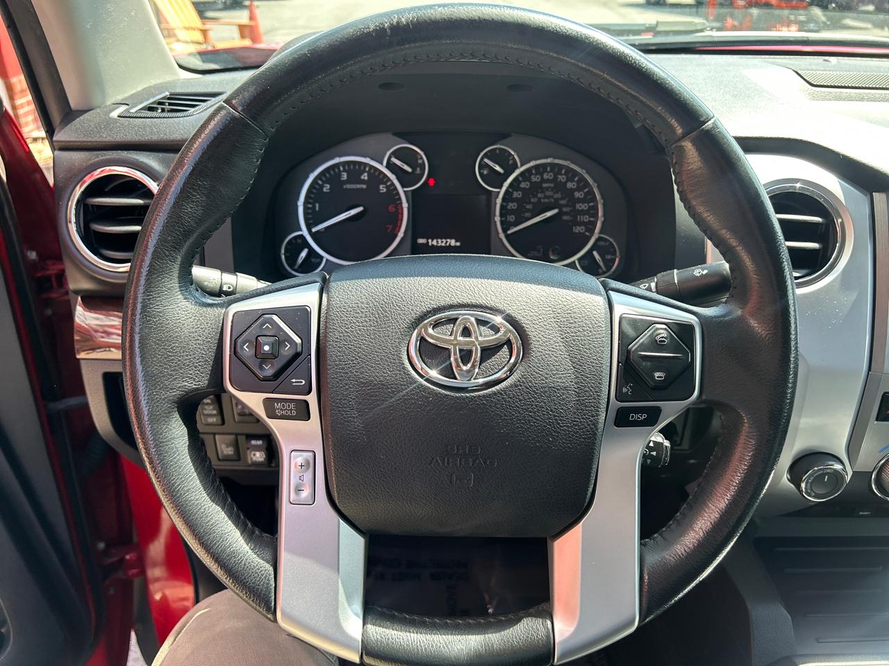 Toyota Tundra 4WD Truck Dbl 5.7L V8 6-Spd AT LTD (Natl) 2016