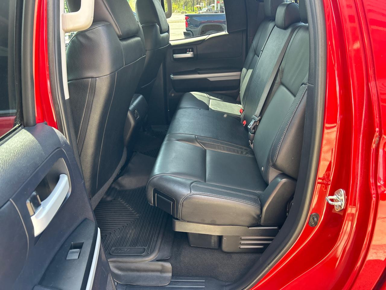 Toyota Tundra 4WD Truck Dbl 5.7L V8 6-Spd AT LTD (Natl) 2016
