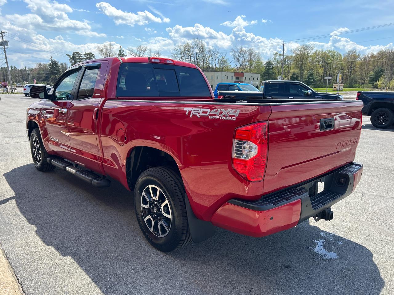 Toyota Tundra 4WD Truck Dbl 5.7L V8 6-Spd AT LTD (Natl) 2016