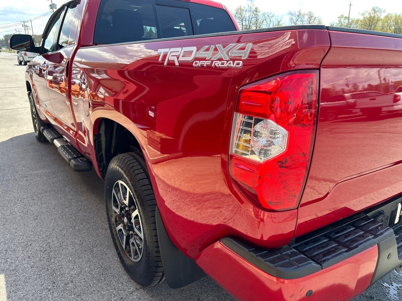 Toyota Tundra 4WD Truck Dbl 5.7L V8 6-Spd AT LTD (Natl) 2016
