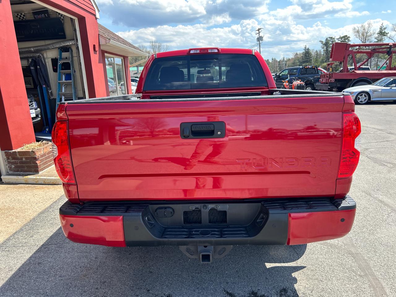 Toyota Tundra 4WD Truck Dbl 5.7L V8 6-Spd AT LTD (Natl) 2016