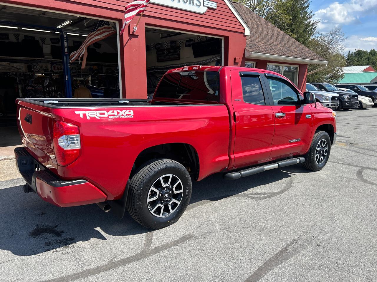 Toyota Tundra 4WD Truck Dbl 5.7L V8 6-Spd AT LTD (Natl) 2016
