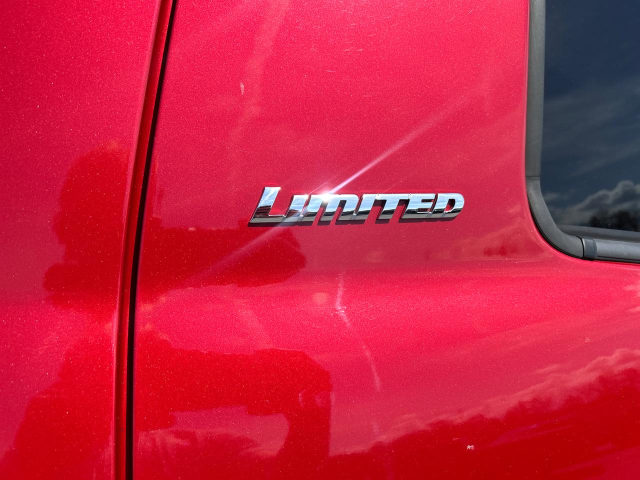 Toyota Tundra 4WD Truck Dbl 5.7L V8 6-Spd AT LTD (Natl) 2016