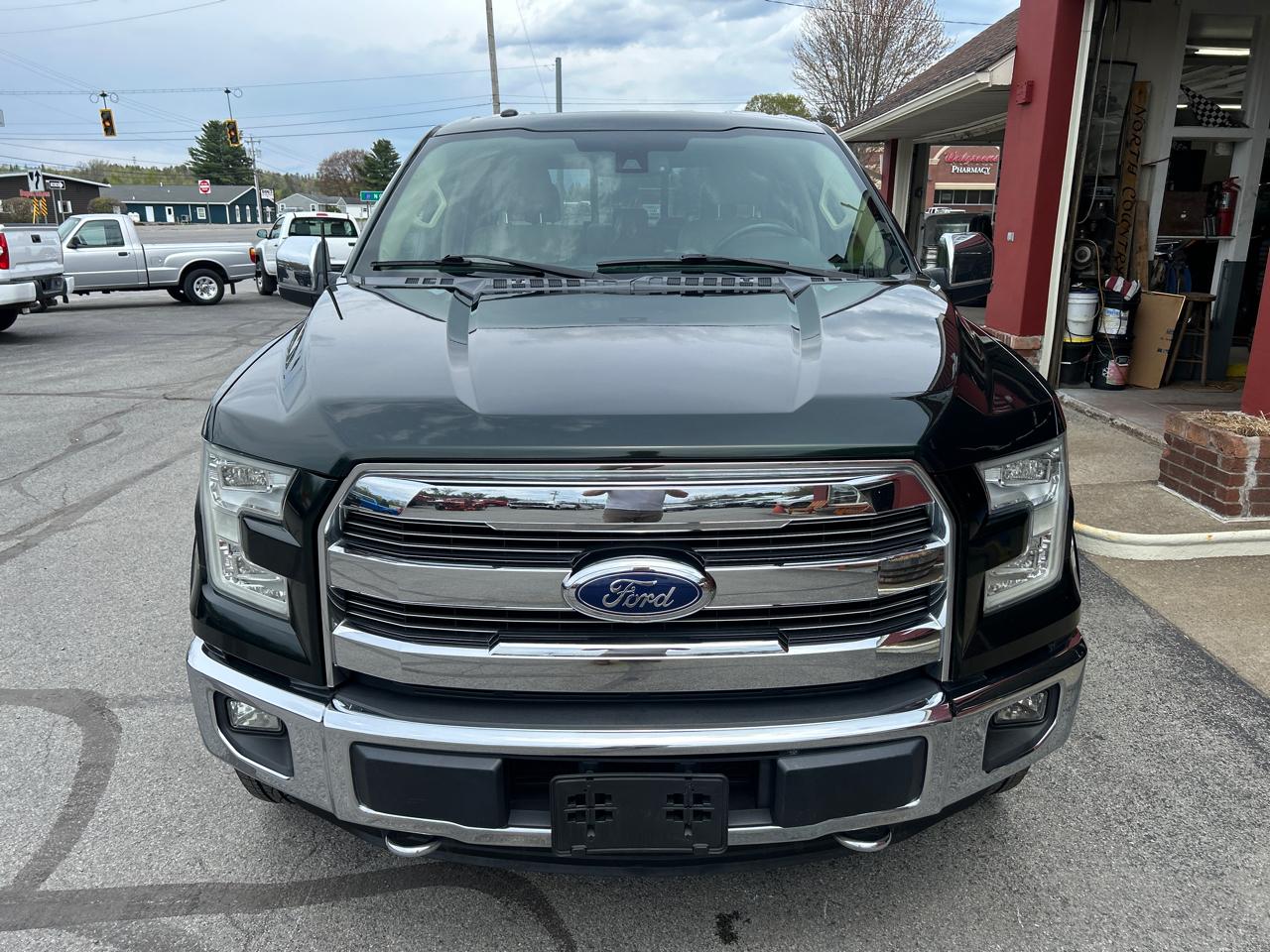 Ford F-150 4WD SuperCrew 145" Lariat 2015