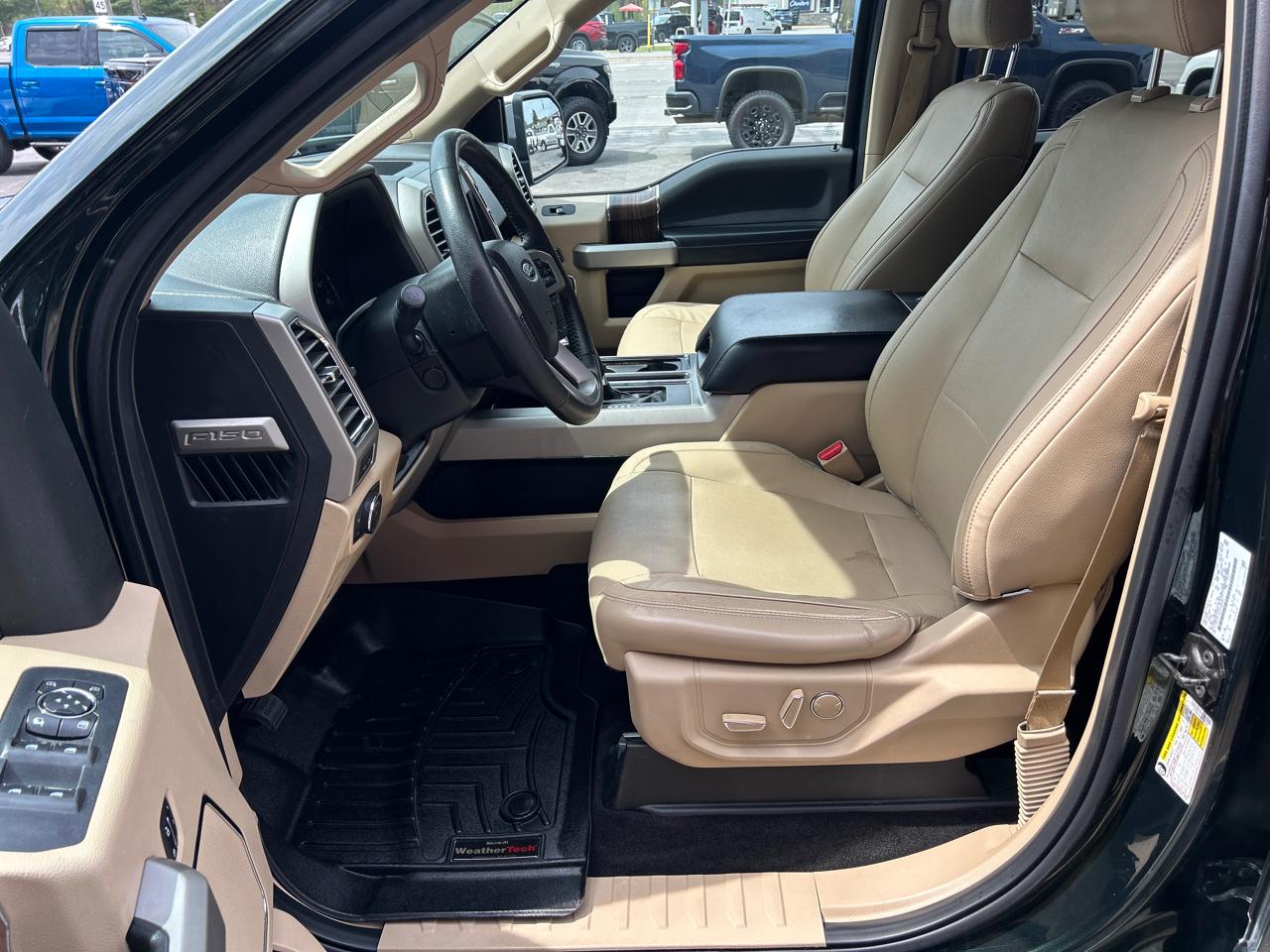 Ford F-150 4WD SuperCrew 145" Lariat 2015