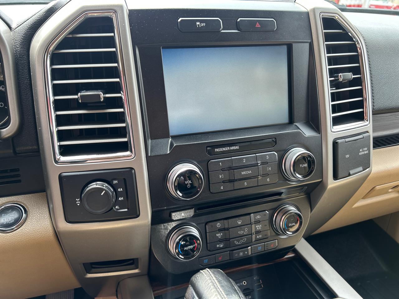 Ford F-150 4WD SuperCrew 145" Lariat 2015
