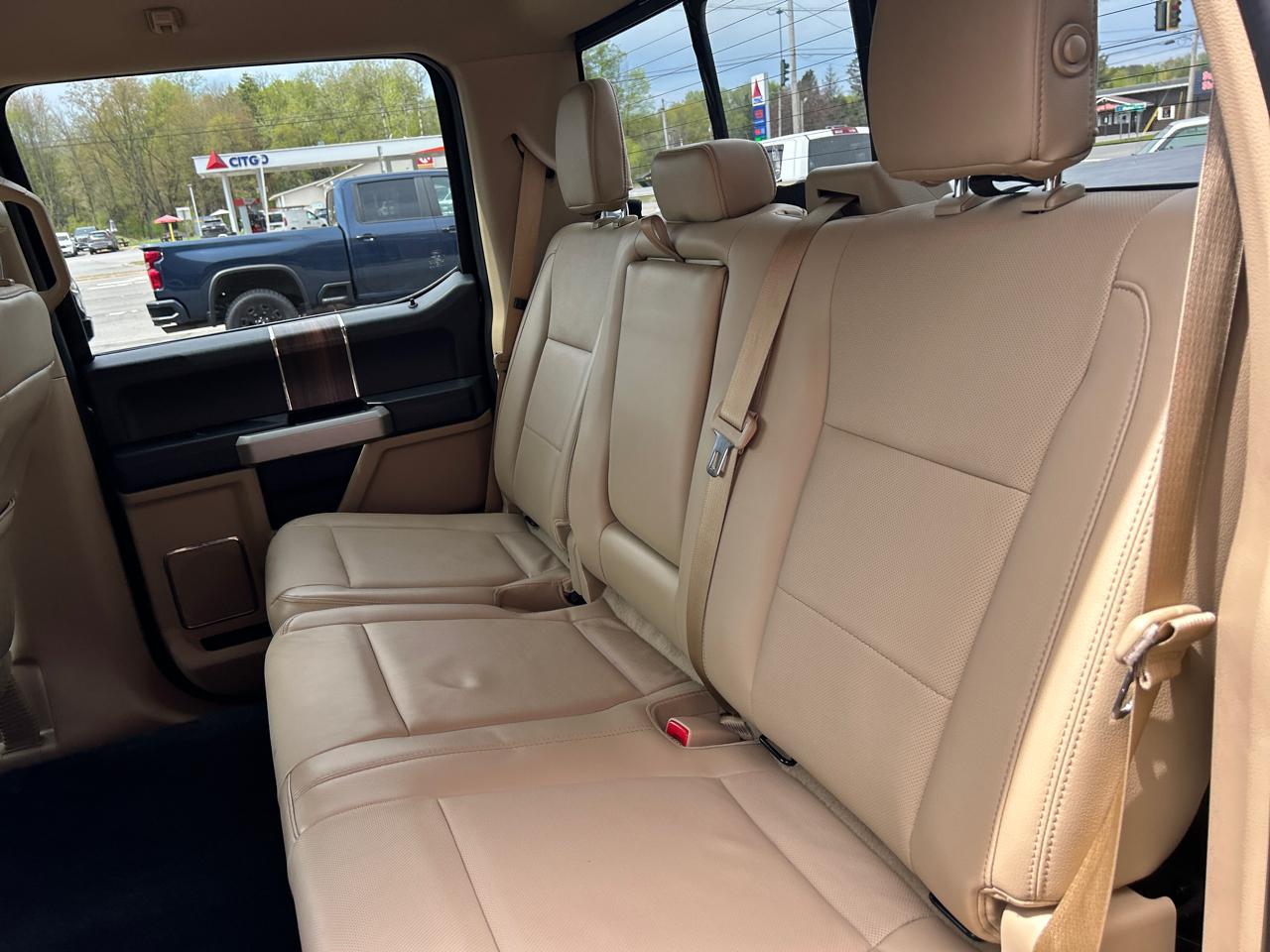 Ford F-150 4WD SuperCrew 145" Lariat 2015