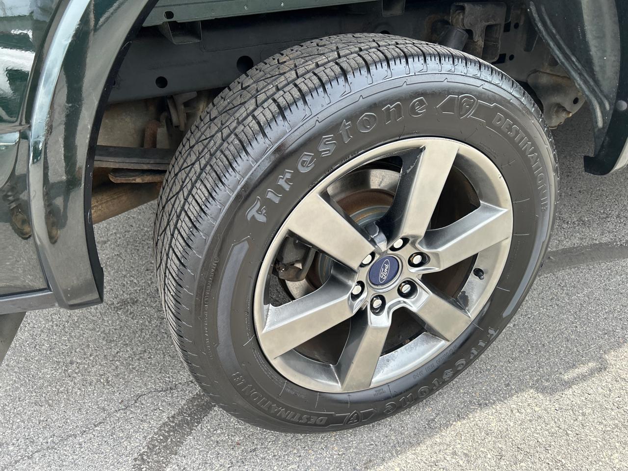 Ford F-150 4WD SuperCrew 145" Lariat 2015