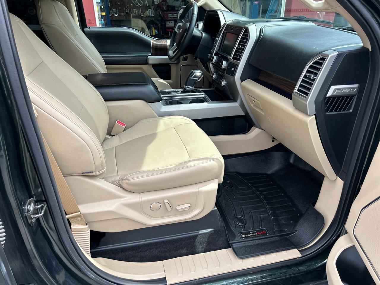 Ford F-150 4WD SuperCrew 145" Lariat 2015