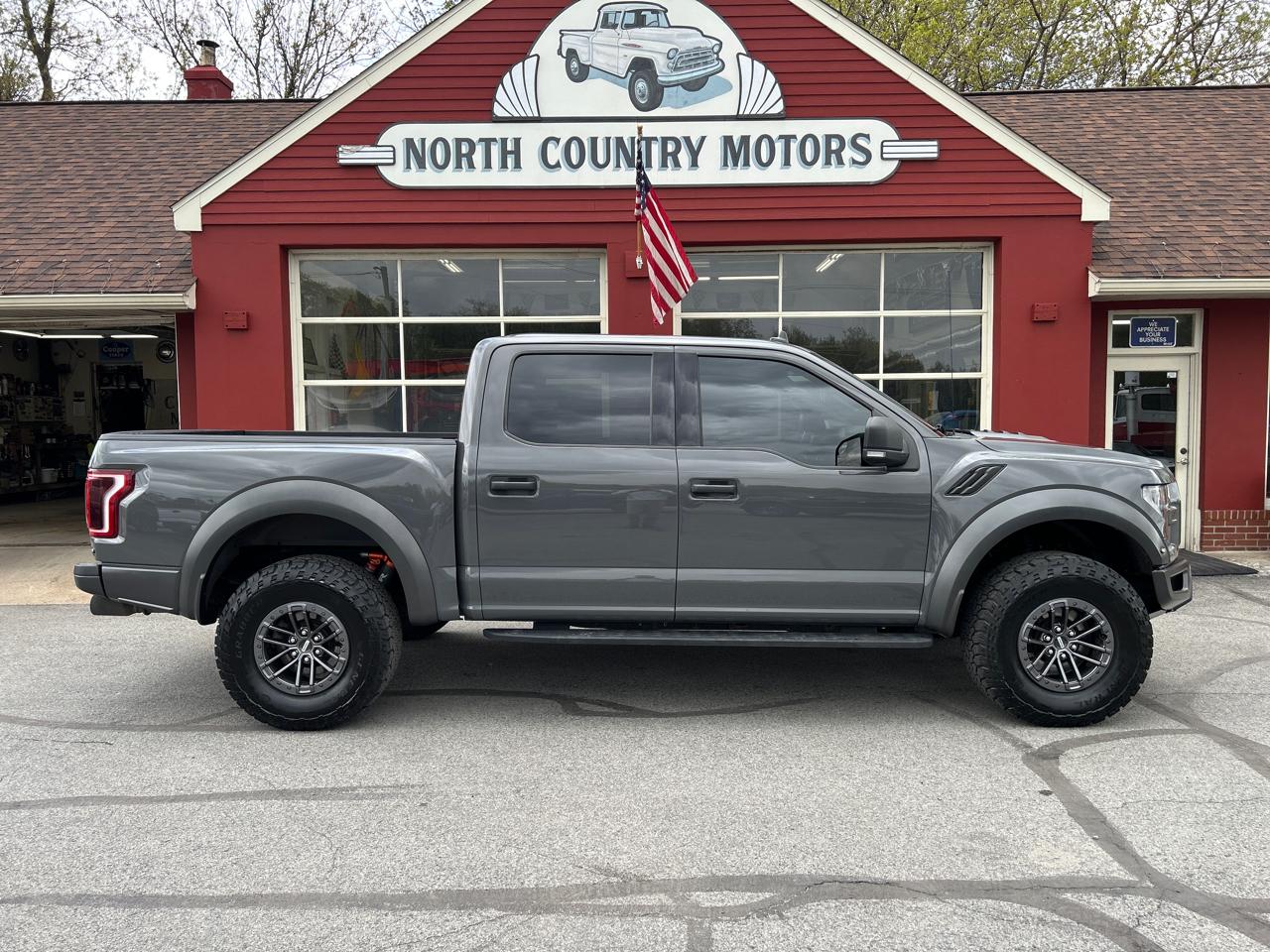 2020 Ford F-150 4WD SuperCrew 145" SVT Raptor