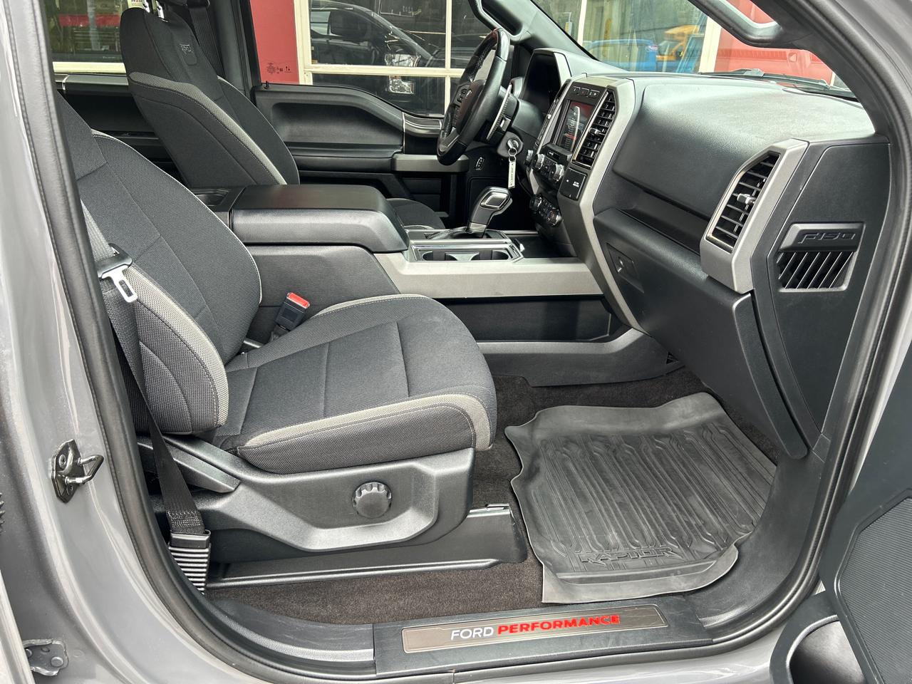 Ford F-150 4WD SuperCrew 145" SVT Raptor 2020