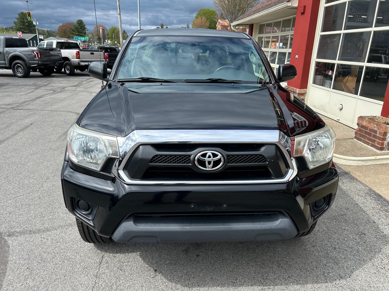 Toyota Tacoma 4WD Access Cab I4 MT (Natl) 2012