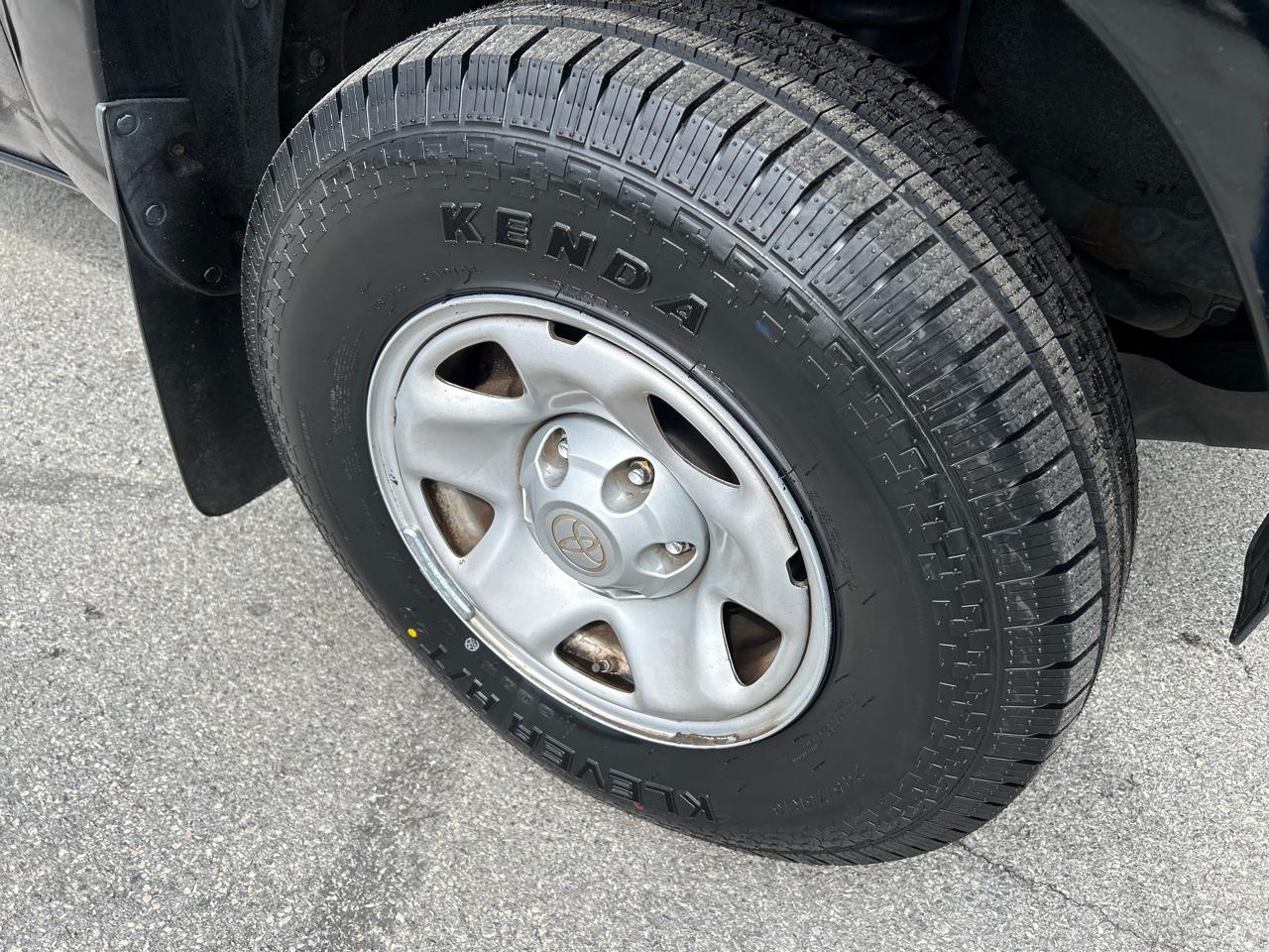 Toyota Tacoma 4WD Access Cab I4 MT (Natl) 2012