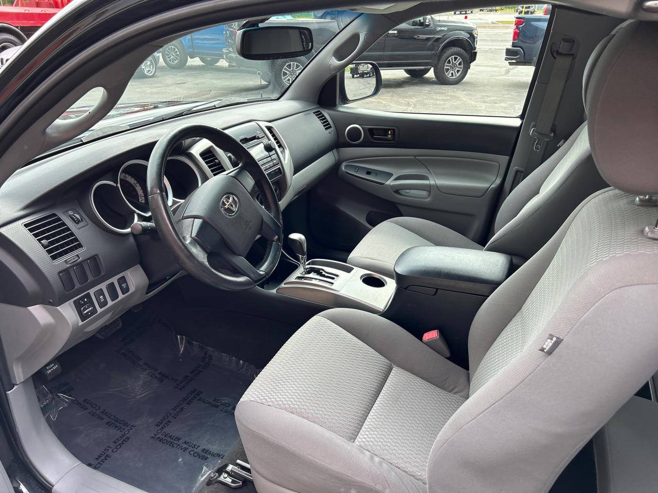 Toyota Tacoma 4WD Access Cab I4 MT (Natl) 2012
