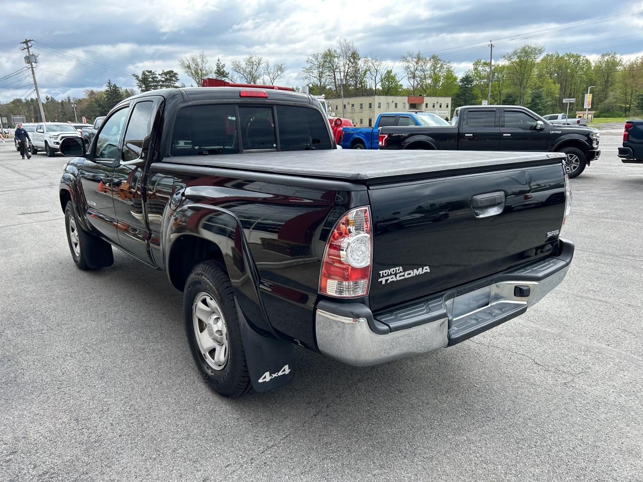 Toyota Tacoma 4WD Access Cab I4 MT (Natl) 2012